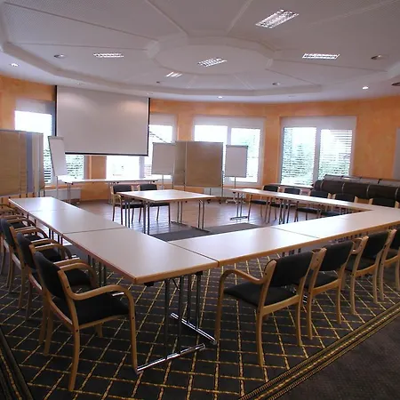 Flair Landgasthof Roger מלון Löwenstein